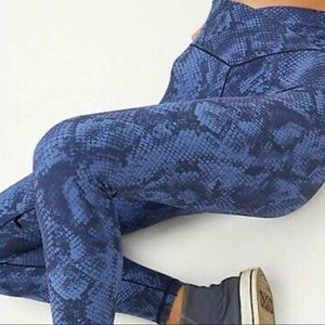 Aerie Offline Real Me Crossover Leggings